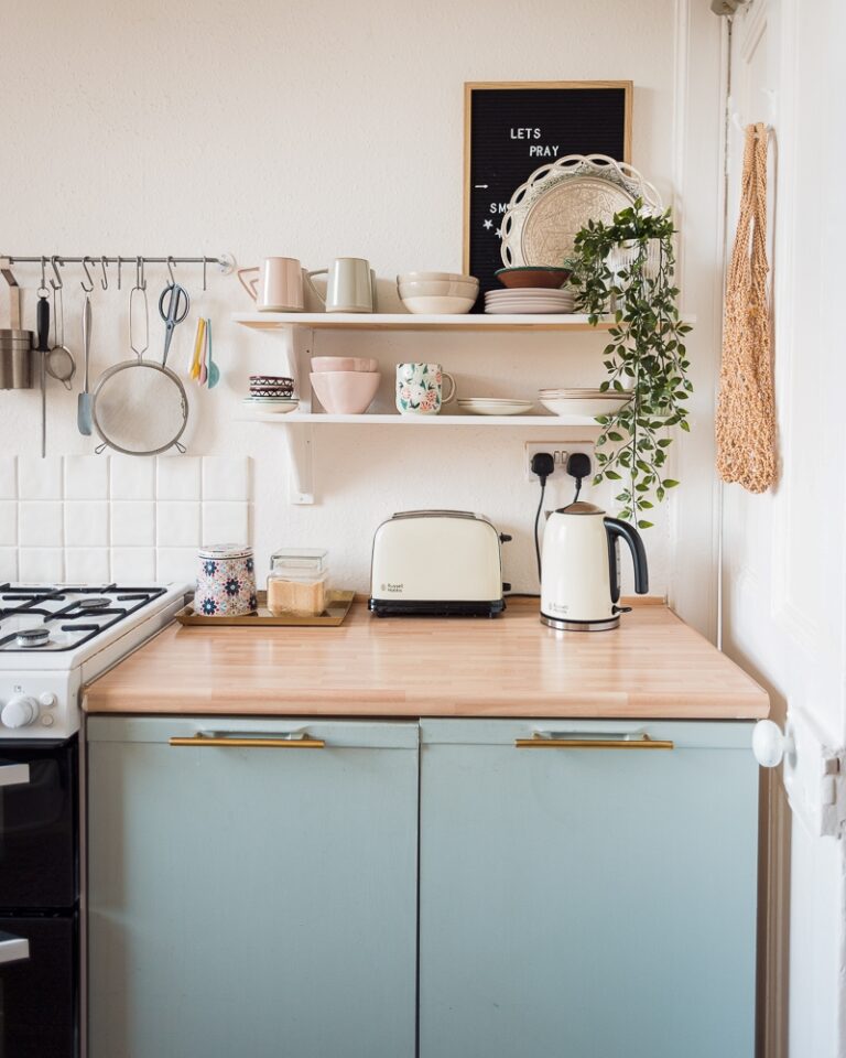A Renter on a Budget Turned a Dated Flat Into a Stylish Modern Home ...